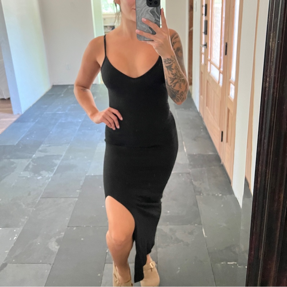 Midi/maxi high slit black stretchy skinny strap dress
